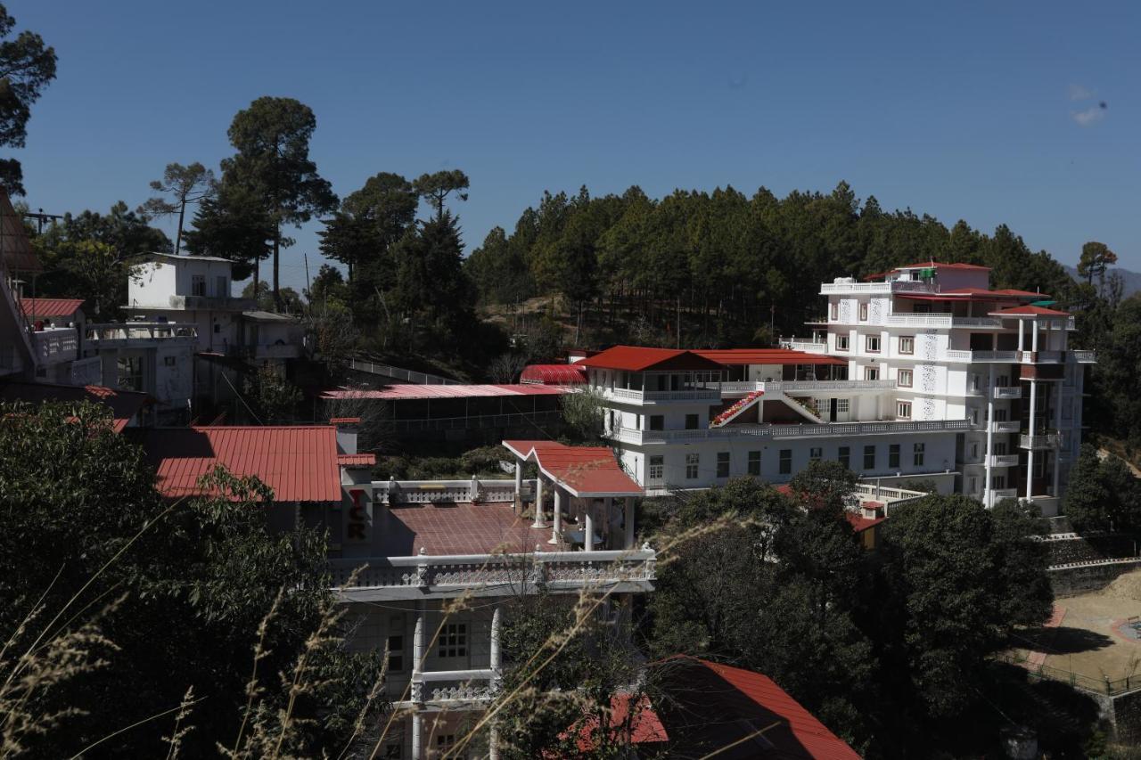 Tehri Club And Resort Chamba  Exterior photo