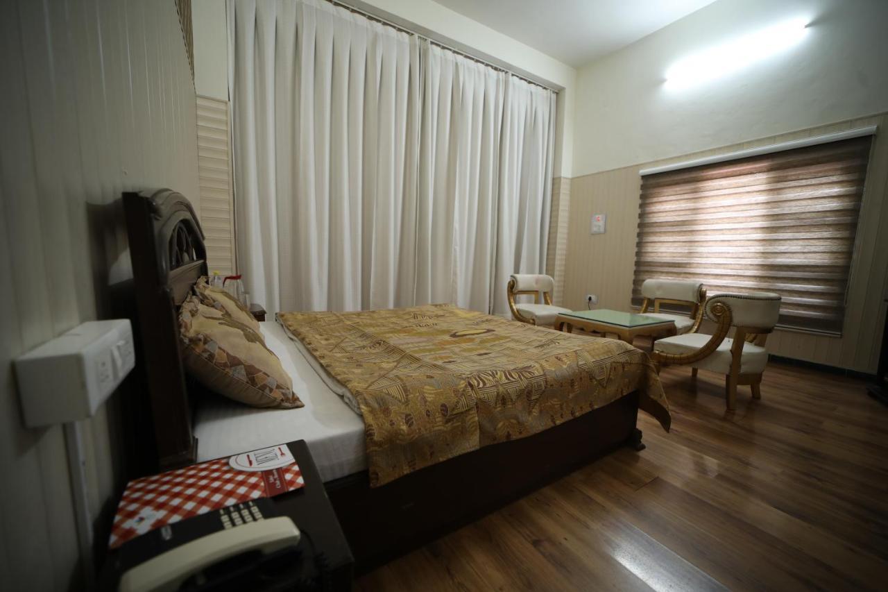 Tehri Club And Resort Chamba  Exterior photo